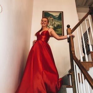 Sherri Hill Spring 2020 Collection-Size 10, Red